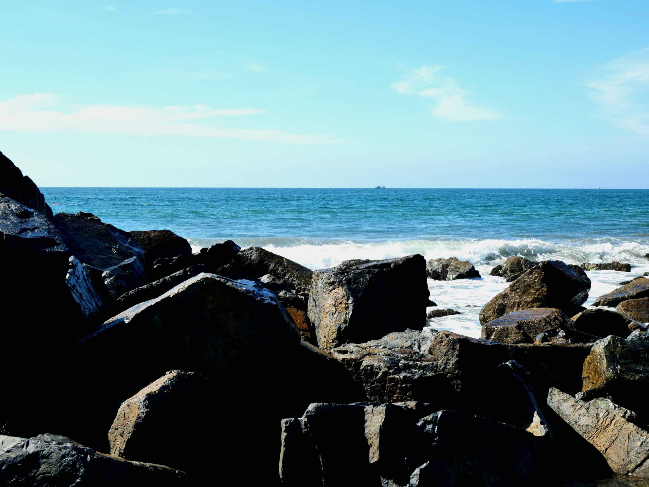 apreva-landscape-rocks-ocean